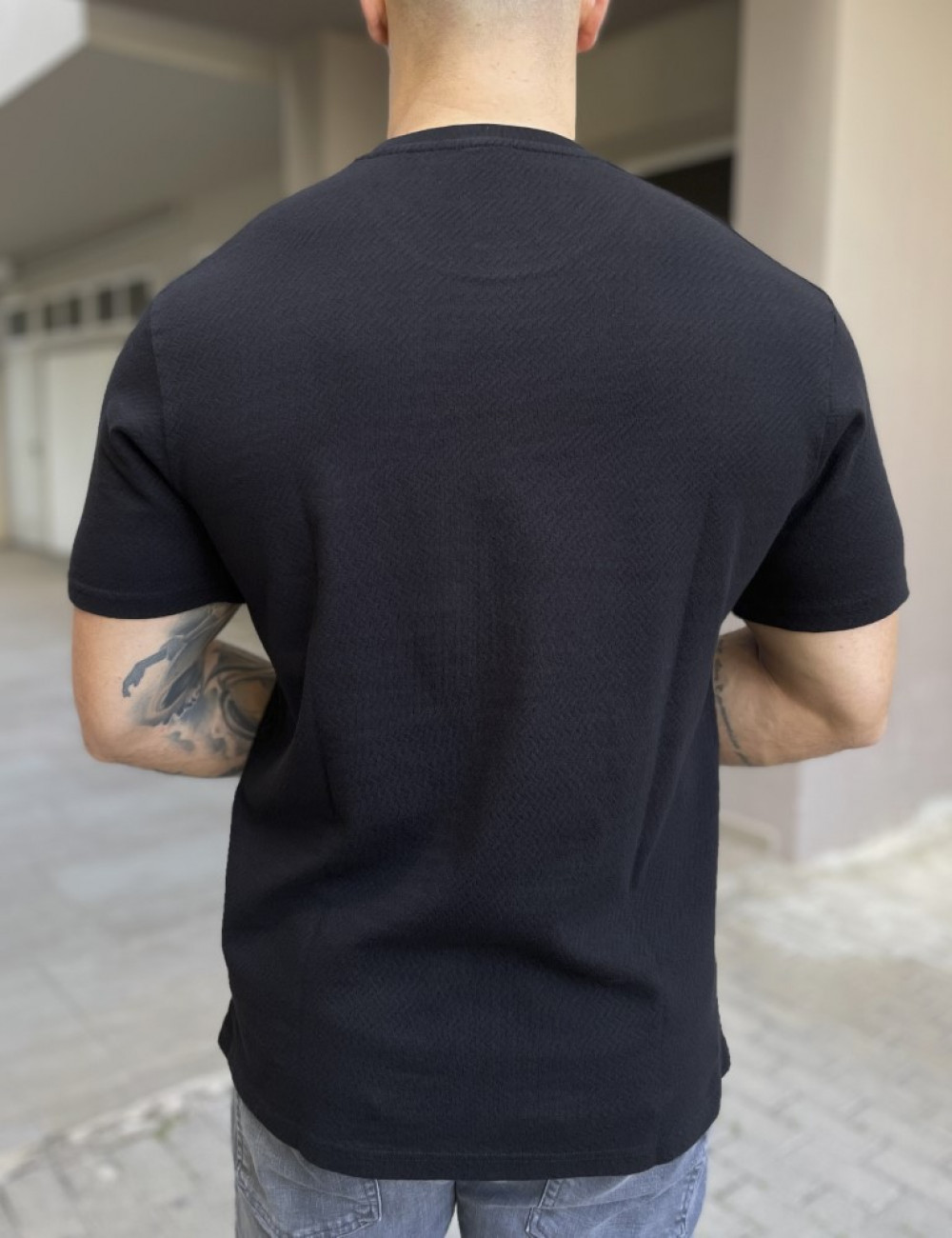 Ανδρική μπλούζα με κοντό μανίκι.