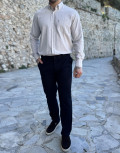 Ανδρικό μονόχρωμο, υφασμάτινο παντελόνι με Chinos τσέπες.