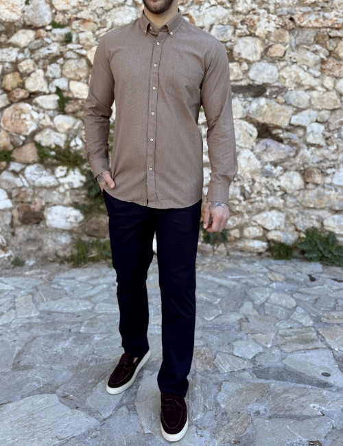 Ανδρικό καφέ βαμβακερό πουκάμισο με τσέπη 480K