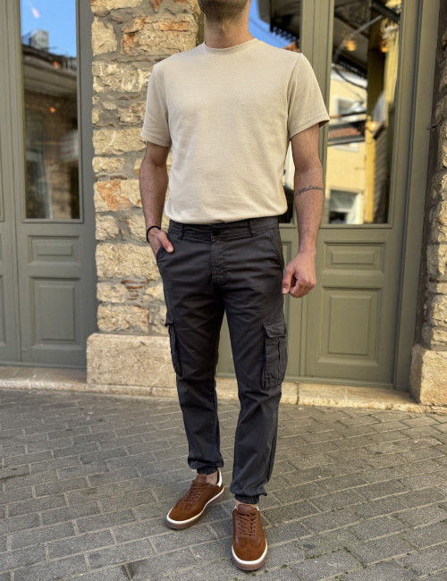 Ανδρικό ανθρακί υφασμάτινο cargo παντελόνι 210922A