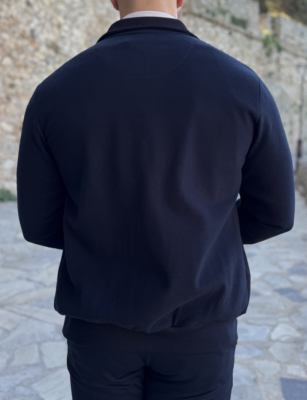 Ανδρική ζακέτα ελληνική κατασκευής.