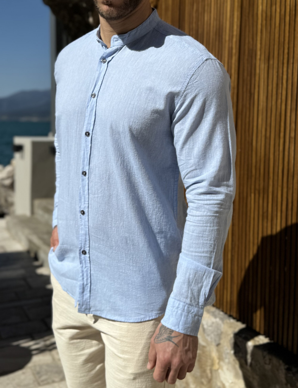 Ανδρικό λινό-βαμβακερό πουκάμισο με μάο γιακά.