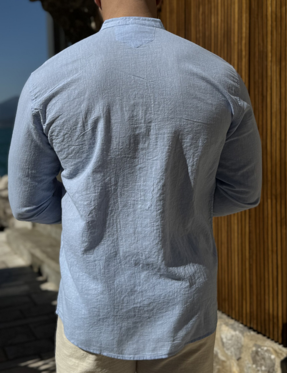 Ανδρικό λινό-βαμβακερό πουκάμισο με μάο γιακά.