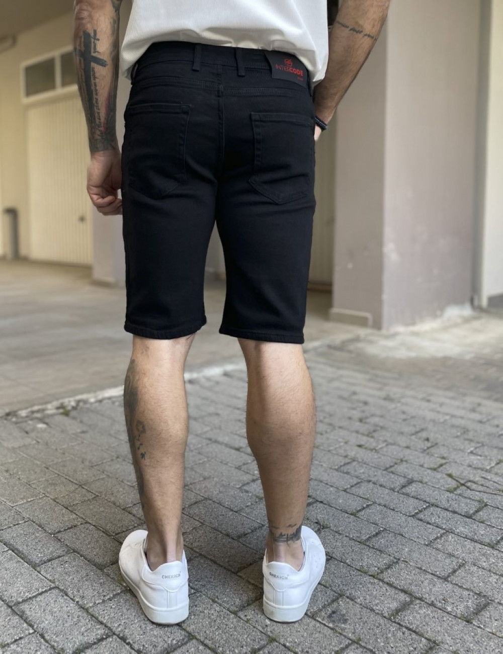 Ανδρική&nbsp;τζιν βερμούδα&nbsp;με&nbsp;ελαστικότητα.