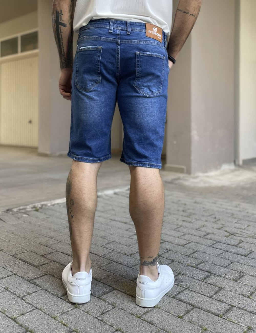 Ανδρική&nbsp;τζιν βερμούδα&nbsp;με&nbsp;ελαστικότητα.