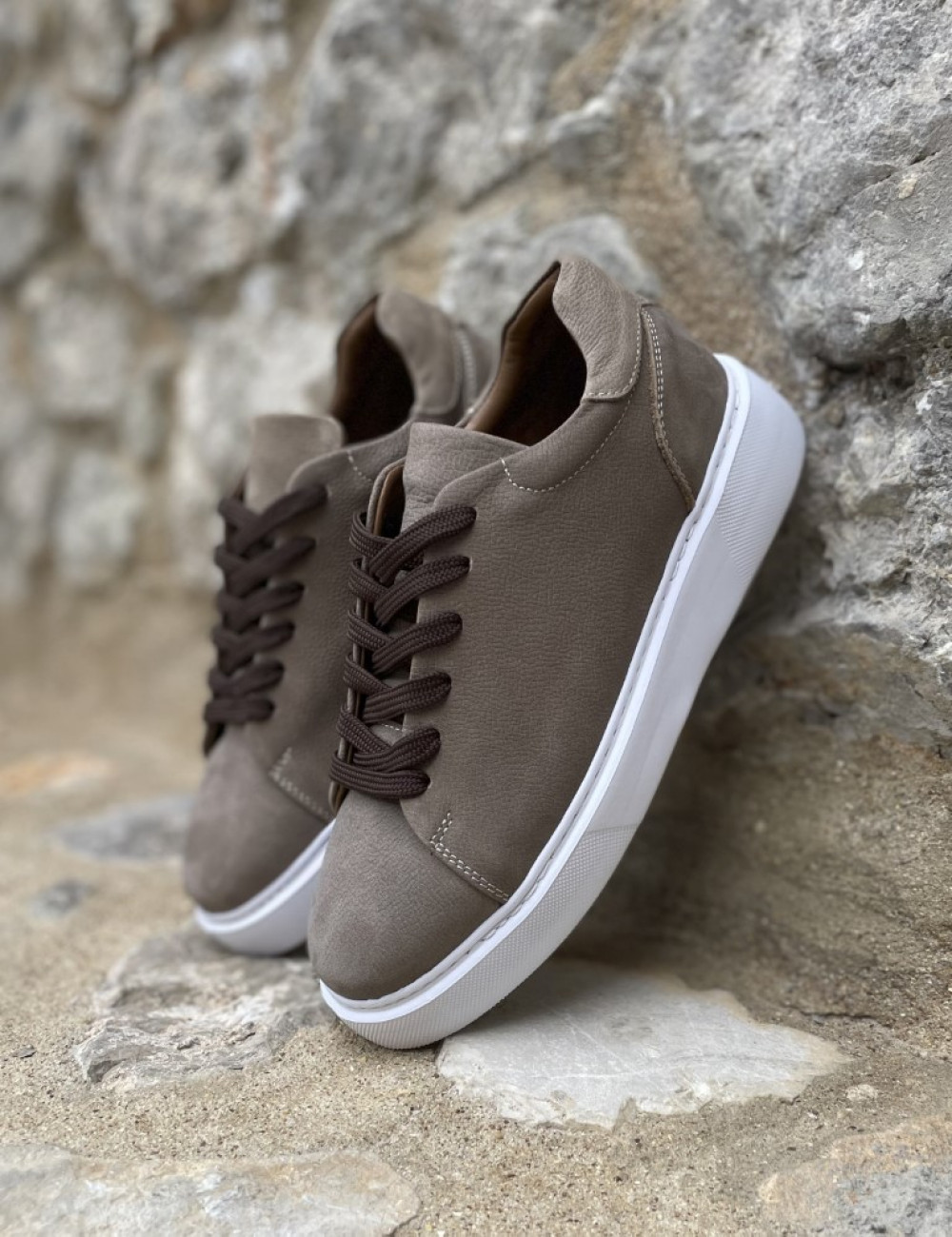  Ανδρικά χαμηλά Casual Sneakers κατασκευασμένα από γνήσιο δέρμα.