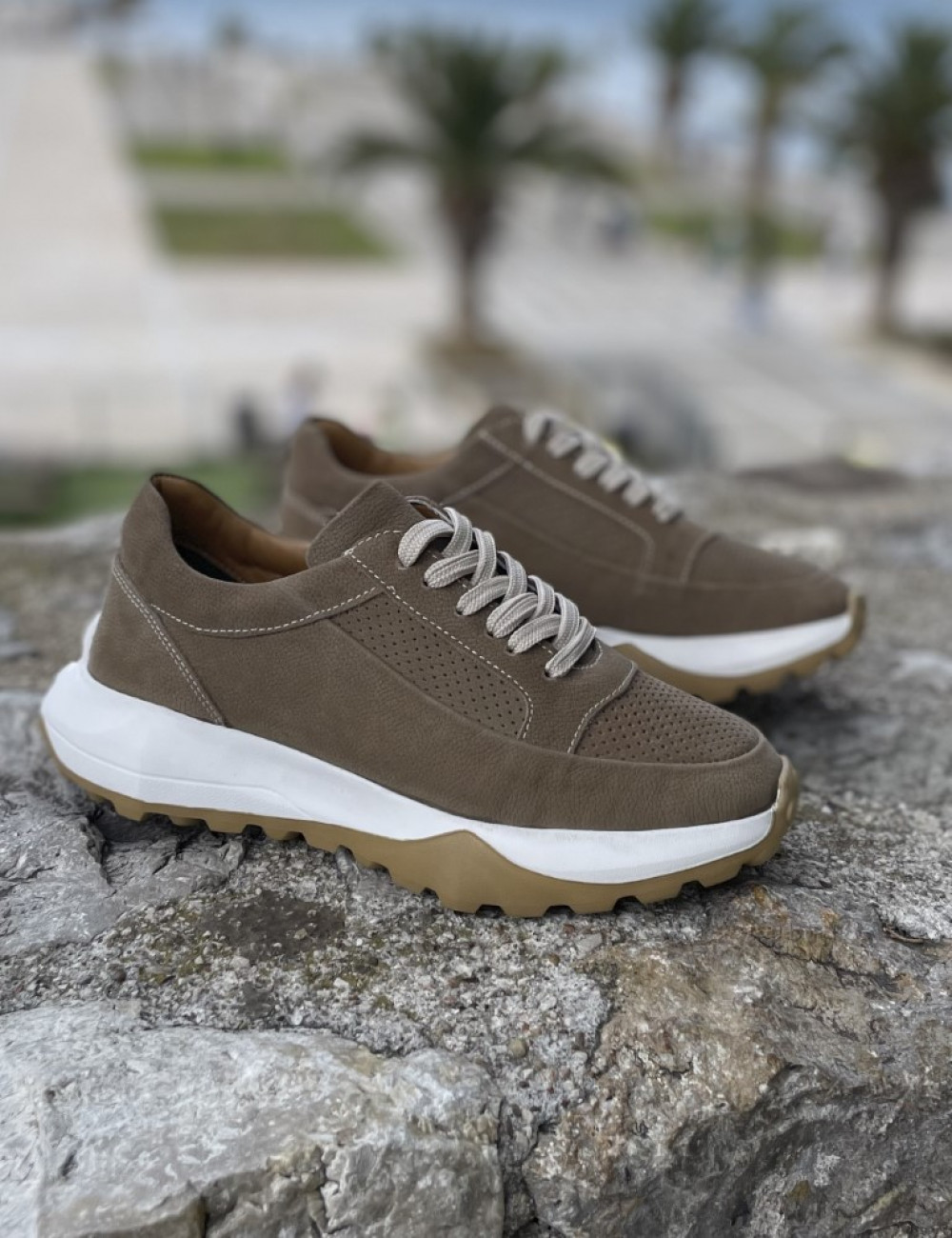 Ανδρικά casual sneakers με chunky σόλα.