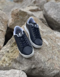  Ανδρικά χαμηλά Casual Sneakers κατασκευασμένα απο δερματίνη  άριστης ποιότητας.