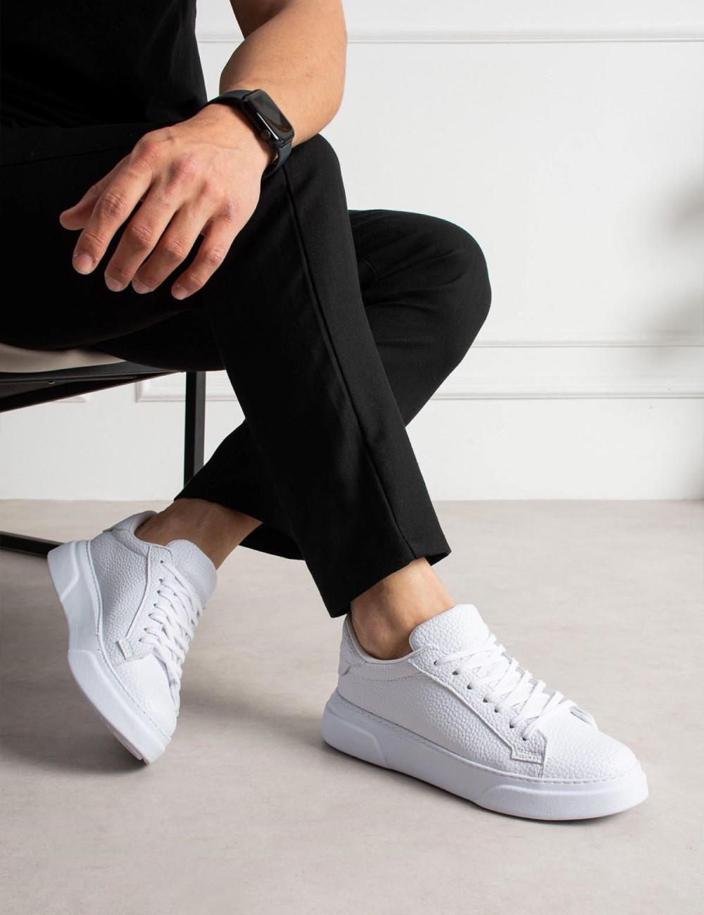 Ανδρικά δίσολα Sneakers με κορδόνια λαστιχένια σόλα.
