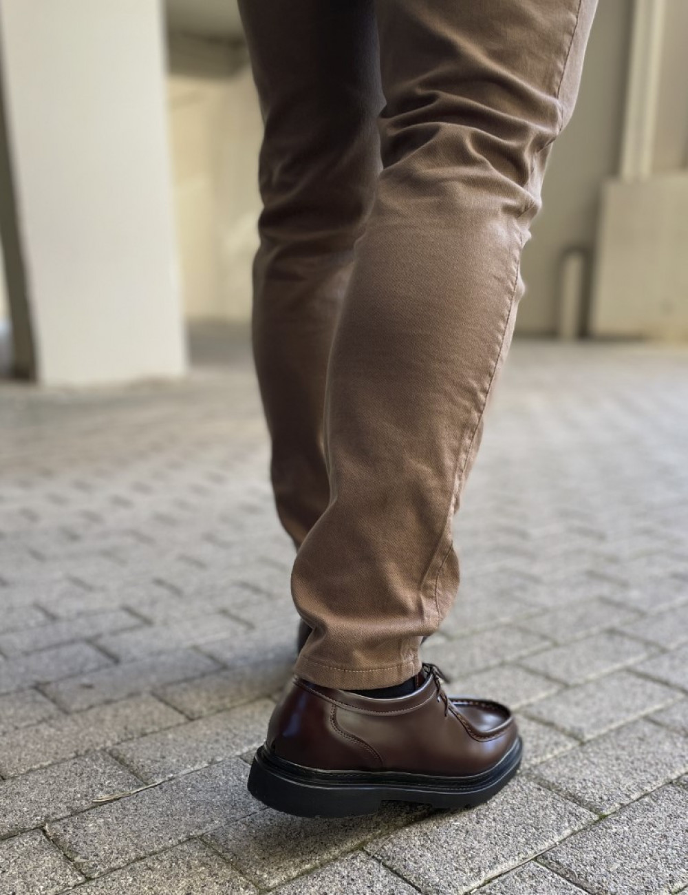 Ανδρικά μοκασίνια σε στυλ loafers,διαθέτουν ανατομικό σχεδιασμό για άνετο βάδισμα.