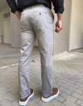 Ανδρικό μονόχρωμο, υφασμάτινο παντελόνι με Chinos τσέπες.