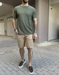 Ανδρικό μονόχρωμο κοντομάνικο μπλουζάκι με ανάγλυφο σχέδιο.