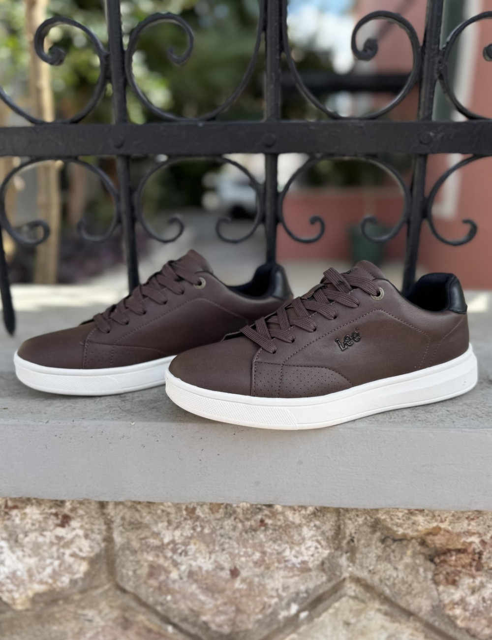 Ανδρικά χαμηλά Casual Sneakers κατασκευασμένα απο δερματίνη  άριστης ποιότητας.