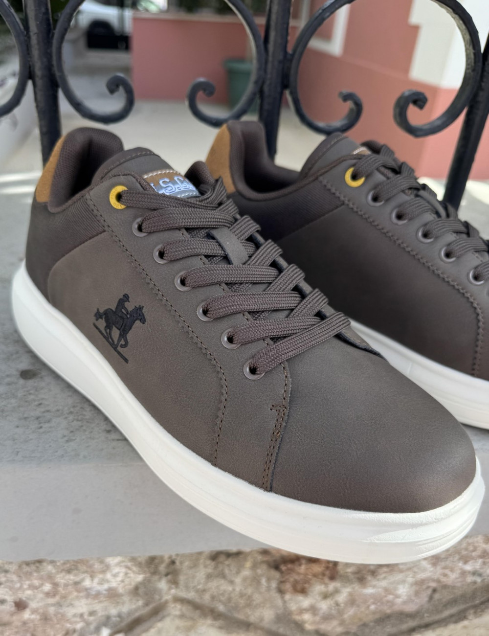 Ανδρικά δίσολα Casual Sneakers κατασκευασμένα απο δερματίνη  άριστης ποιότητας.