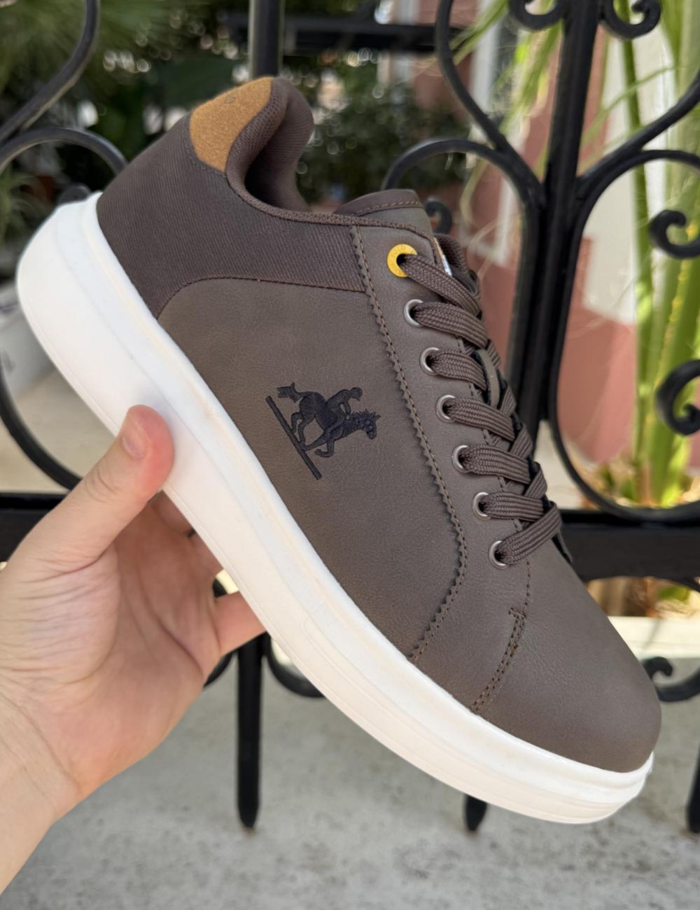 Ανδρικά δίσολα Casual Sneakers κατασκευασμένα απο δερματίνη  άριστης ποιότητας.