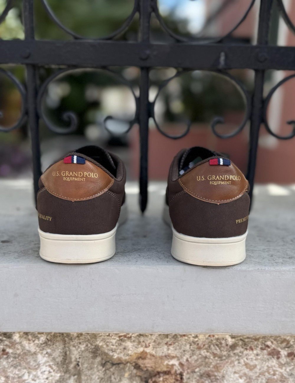 Ανδρικά χαμηλά Casual Sneakers κατασκευασμένα απο δερματίνη άριστης ποιότητας.