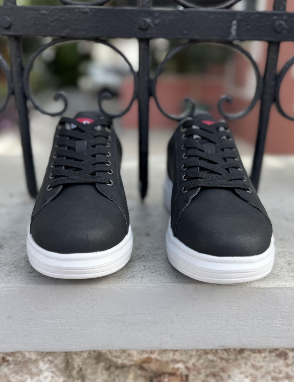 Ανδρικά δίσολα Casual Sneakers κατασκευασμένα απο δερματίνη  άριστης ποιότητας.