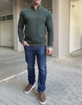 Ανδρικό πλεκτό πουλόβερ .