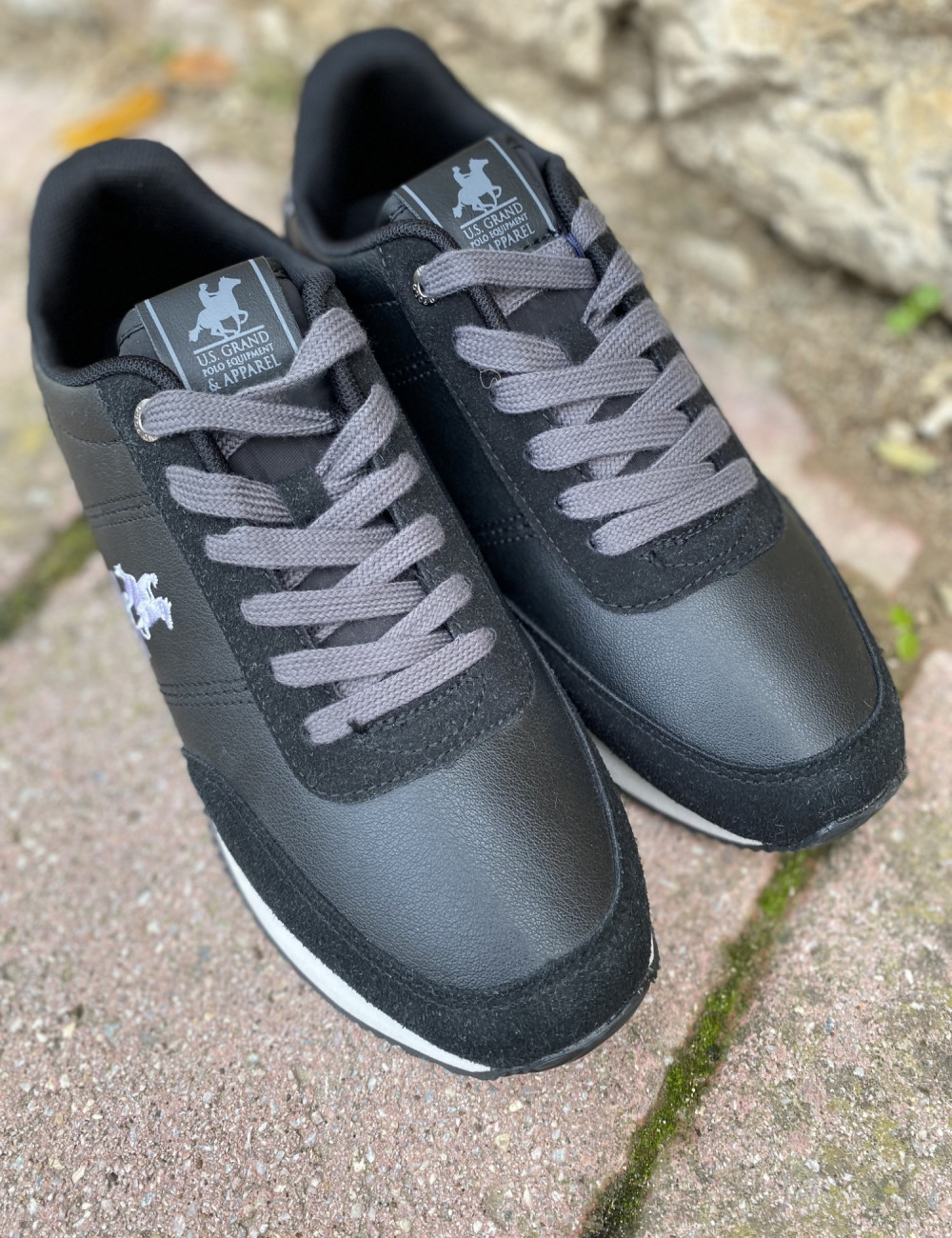 Ανδρικά χαμηλά Casual Sneakers κατασκευασμένα απο δερματίνη  άριστης ποιότητας.