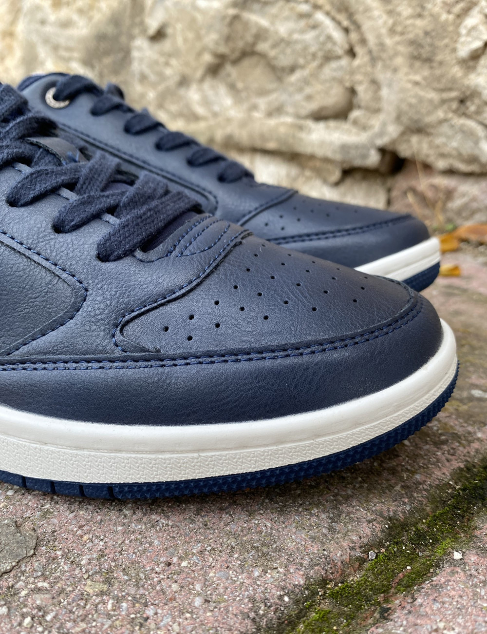 Ανδρικά χαμηλά Casual Sneakers κατασκευασμένα απο δερματίνη  άριστης ποιότητας.