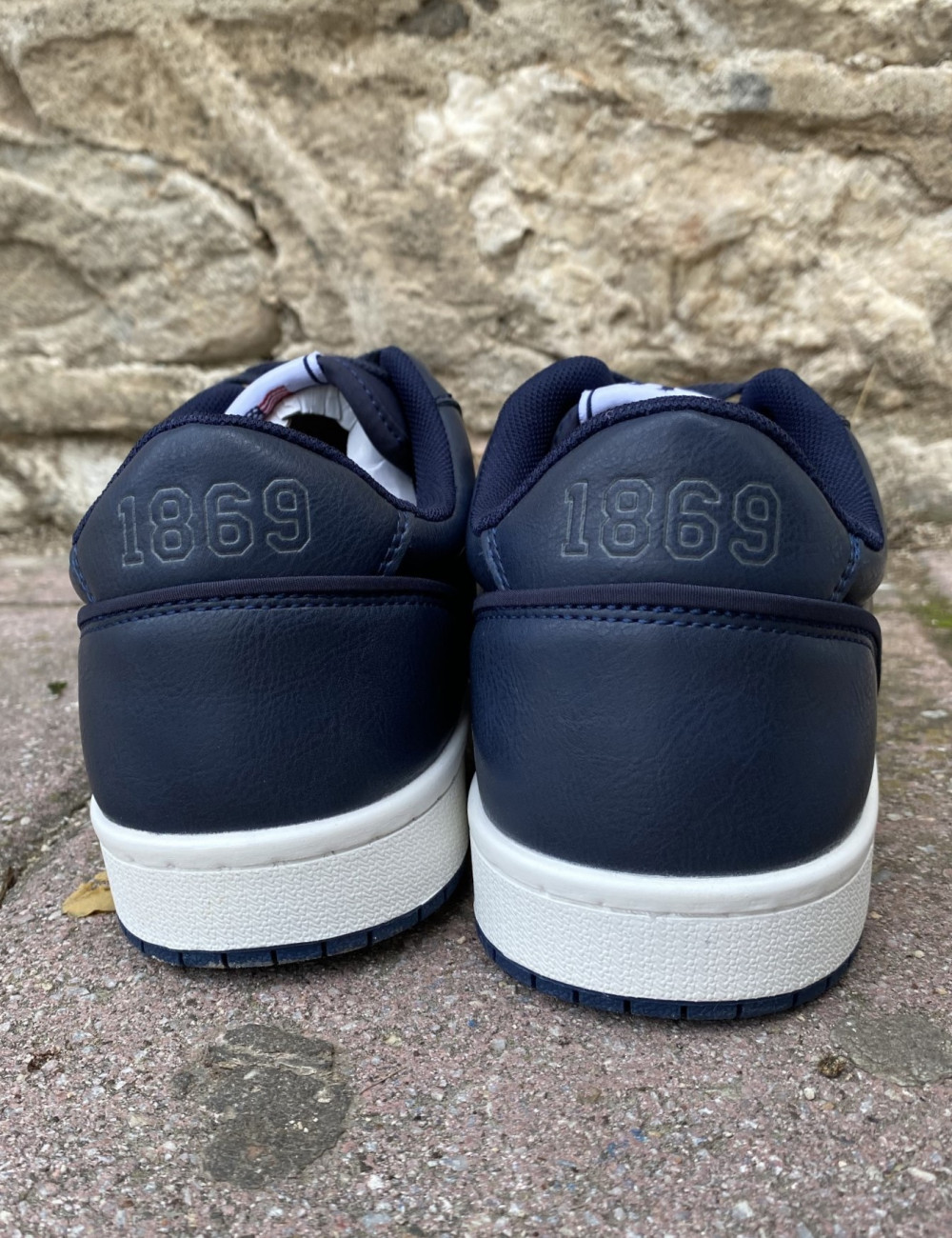 Ανδρικά χαμηλά Casual Sneakers κατασκευασμένα απο δερματίνη  άριστης ποιότητας.