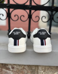Ανδρικά sneakers της εταιρείας U.