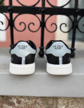 Ανδρικά sneakers της εταιρείας U.