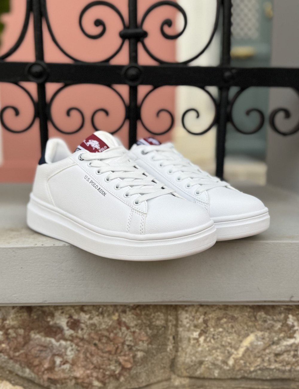 Ανδρικά sneakers της εταιρείας U.
