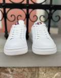 Ανδρικά sneakers της εταιρείας U.