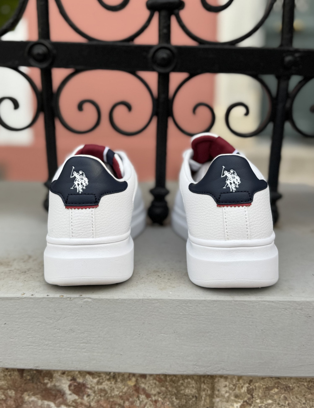 Ανδρικά sneakers της εταιρείας U.