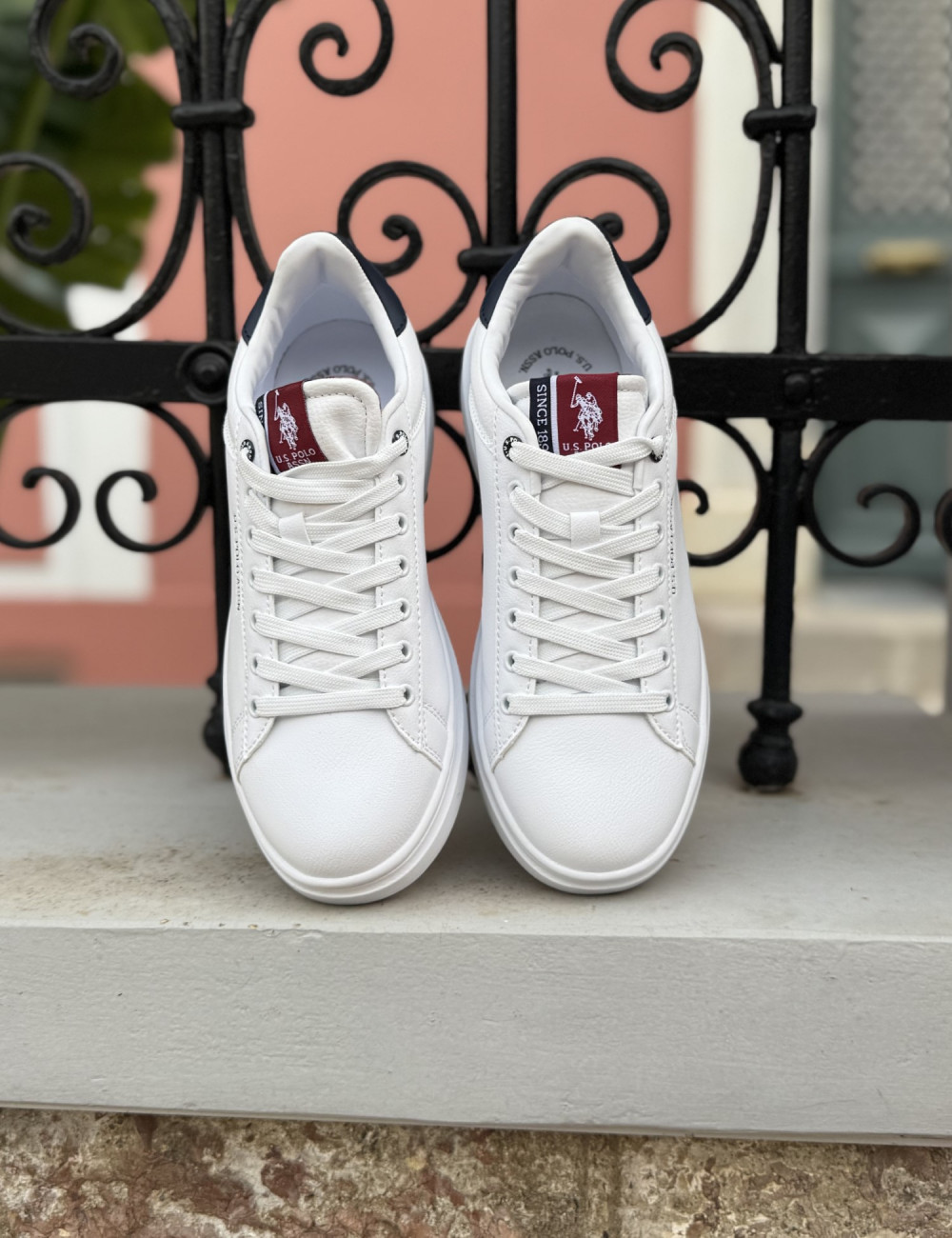 Ανδρικά sneakers της εταιρείας U.