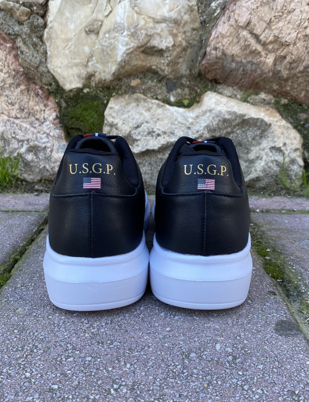 Ανδρικά χαμηλά Casual Sneakers κατασκευασμένα απο δερματίνη  άριστης ποιότητας.