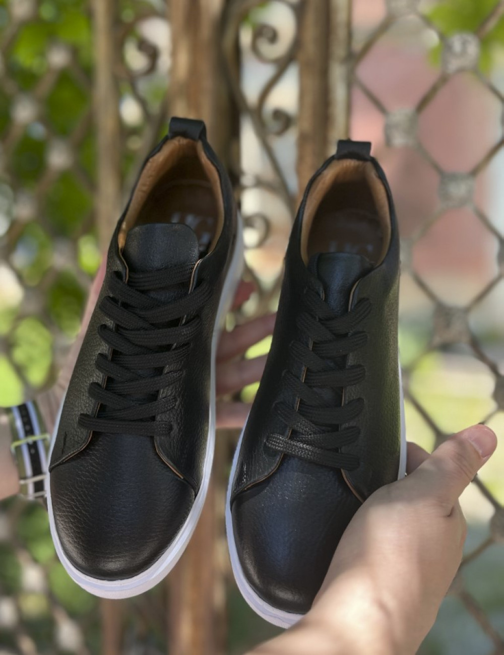 Aνδρικά χαμηλά Casual Sneakers κατασκευασμένα από γνήσιο δέρμα.