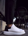Ανδρικά δίσολα Sneakers με κορδόνια λαστιχένια σόλα.