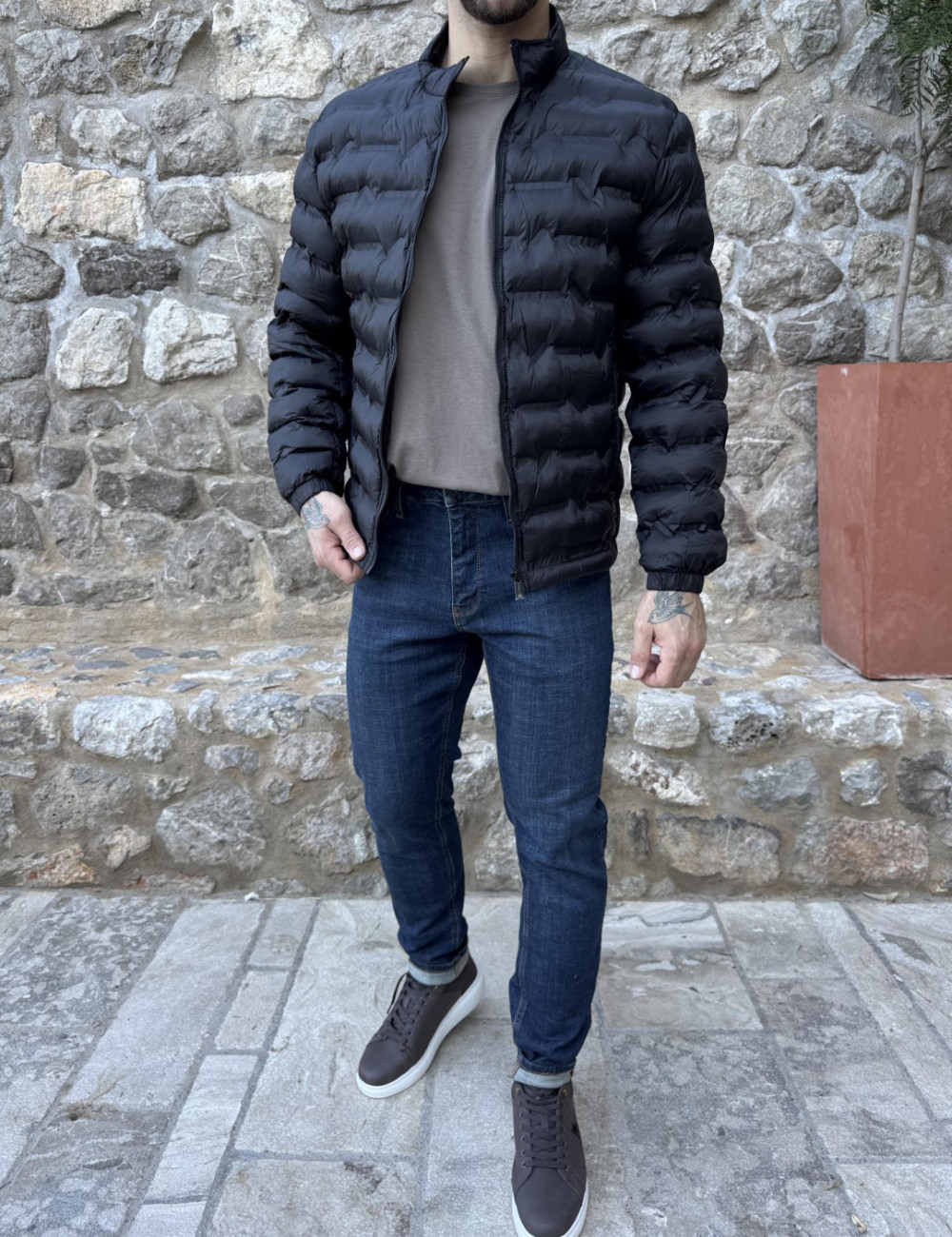 Μπουφάν 3 σε 1, σχεδιασμένο για προστασία και άνεση στις πιο κρύες και βροχερές ημέρες.