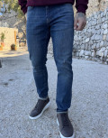 Ανδρικό τζιν παντελόνι.