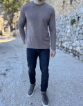 Ανδρική μονόχρωμη βαμβακερή μπλούζα με πλεκτή ύφανση.