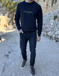 Ανδρικό τζιν παντελόνι σε slim μοντέρνα γραμμή που κλείνει με κουμπιά.