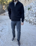 Ανδρικό μονόχρωμο φούτερ με γιακά και μισό φερμουάρ.