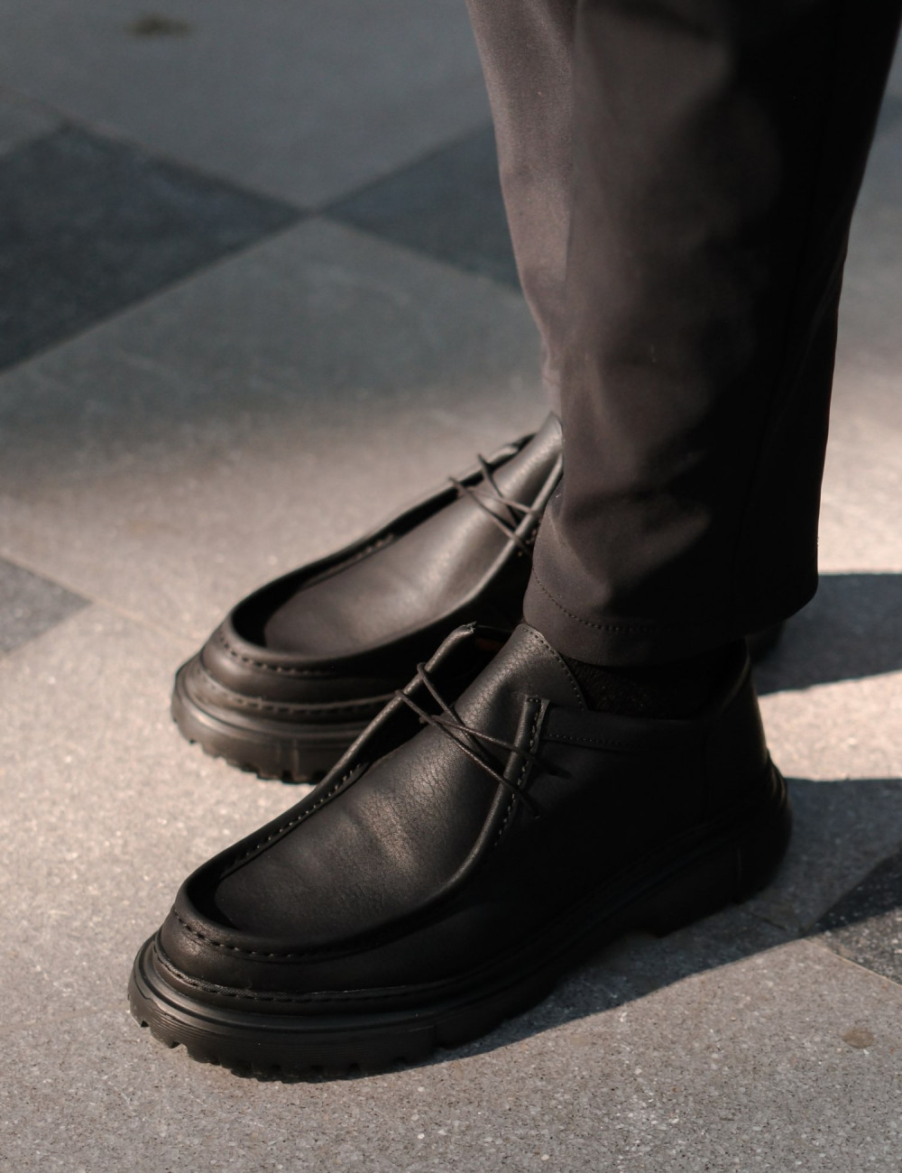 Ανδρικά μονόχρωμα casual παπούτσια loafers κατασκευασμένα από οργανική δερματίνη άριστης ποιότητας.