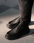Ανδρικά μονόχρωμα casual παπούτσια loafers κατασκευασμένα από οργανική δερματίνη άριστης ποιότητας.