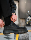 Ανδρικά μονόχρωμα casual παπούτσια loafers κατασκευασμένα από οργανική δερματίνη άριστης ποιότητας.