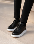 Ανδρικά δίσολα Sneakers με κορδόνια λαστιχένια σόλα.