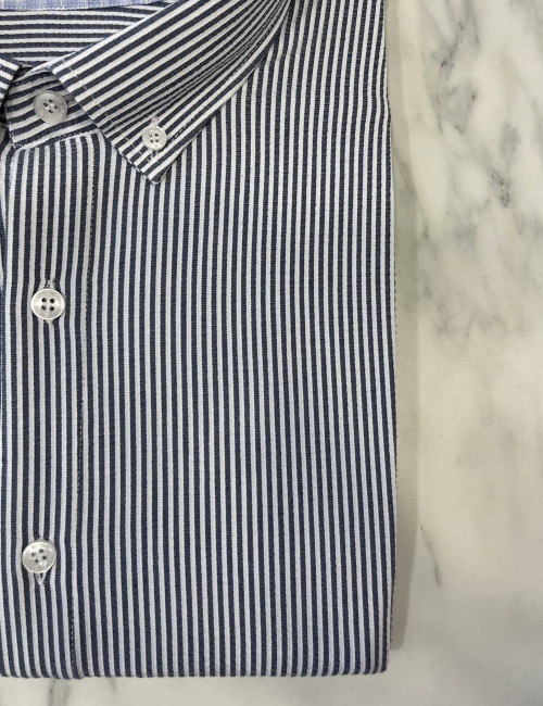 Ανδρικό μπλε ριγέ πουκάμισο με γιακά CA2522