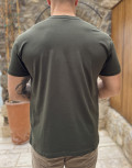 Ανδρική κοντομάνικη μπλούζα με τύπωμα στο στήθος, ελληνικής κατασκευής.
