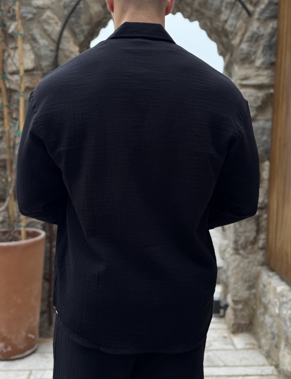 Ανδρικό μονόχρωμο πουκάμισο μακρυμάνικο.