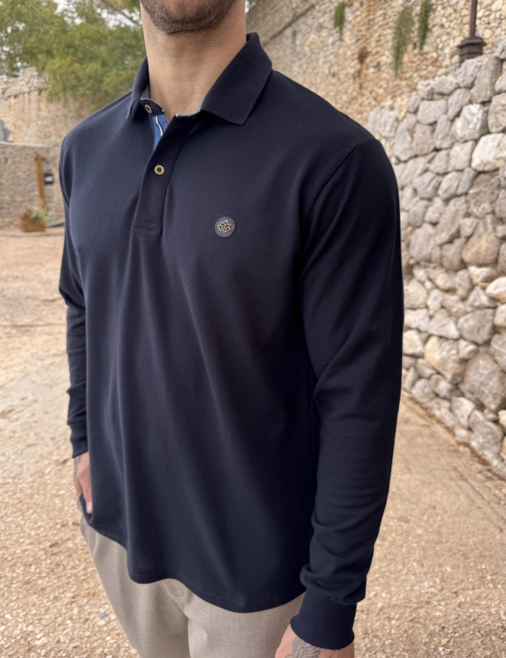 Ανδρική μονόχρωμη μακρυμάνικη μπλούζα Polo.