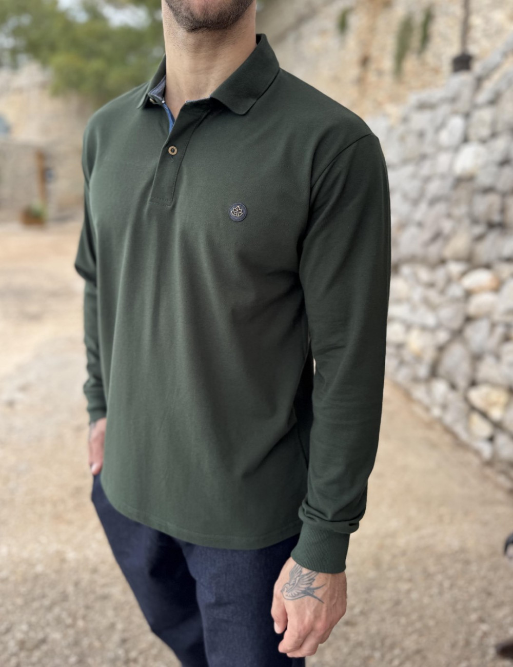 Ανδρική μονόχρωμη μακρυμάνικη μπλούζα Polo.