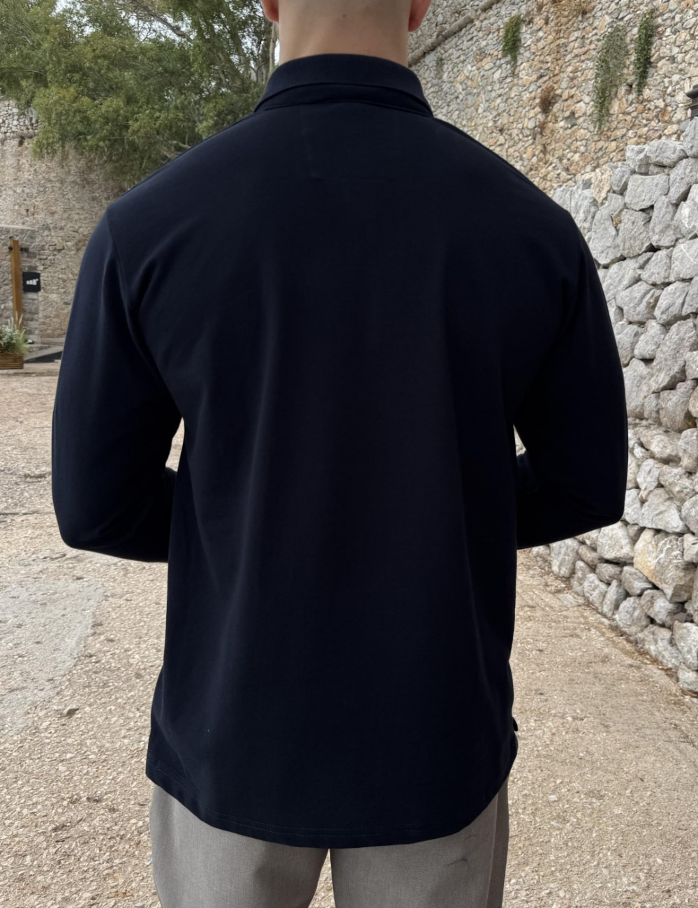 Ανδρική μονόχρωμη μακρυμάνικη μπλούζα Polo.