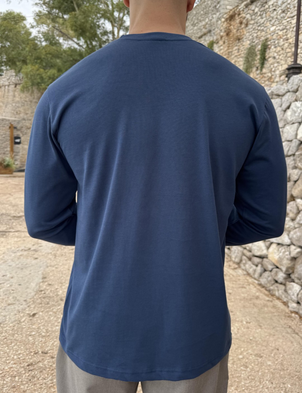 Ανδρική βαμβακερή μακρυμάνικη μπλούζα.